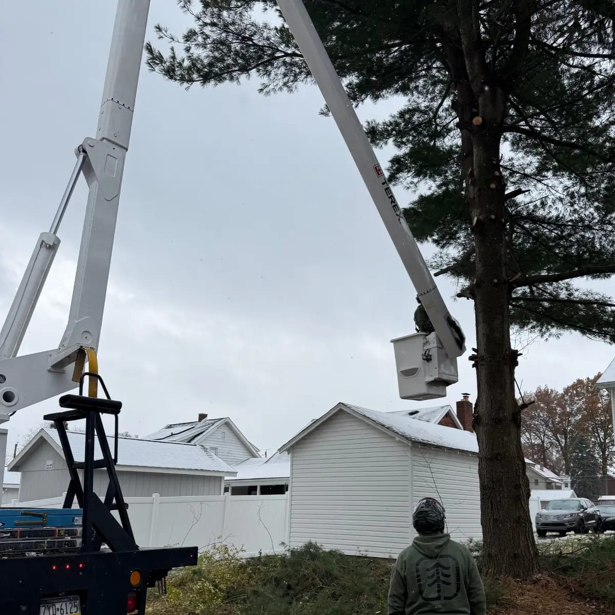 Bucket truck providing stable access for overhead work in Pittsburgh